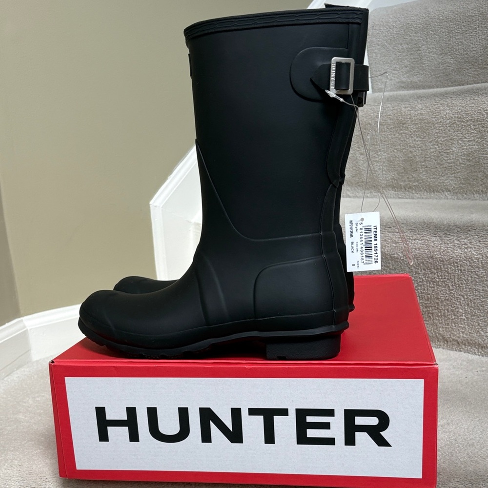 BRAND NEW W/TAGS AND BOX WOMEN’S HUNTER BOOTS - Picture 3 of 5